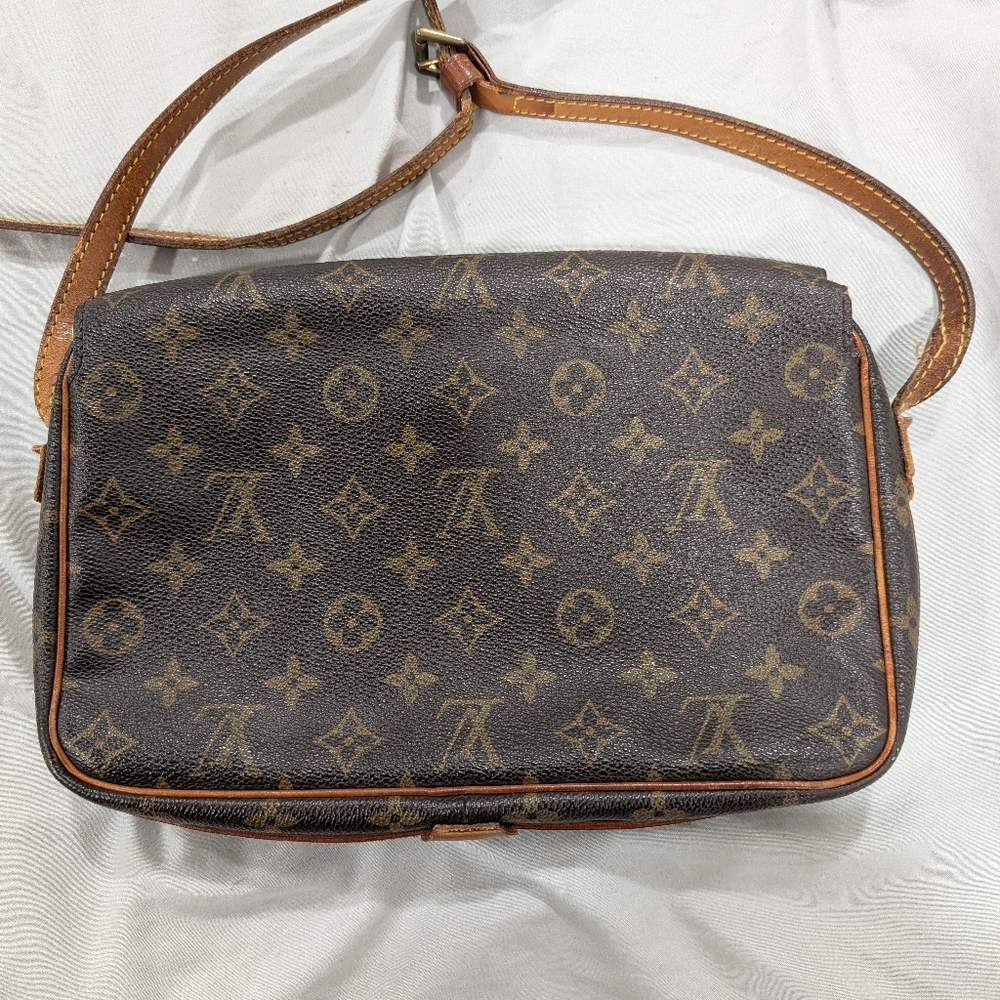 LOUIS VUITTON Monogram Saint Germain Shoulder Bag - Picture 3 of 16